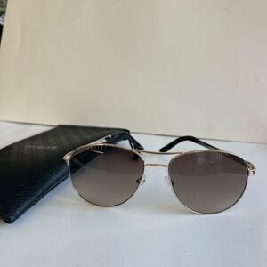 Guess Aviator Sunglasses Gold Frame Brown Gradient Lens 61-18-135 NEW w/ Pouch